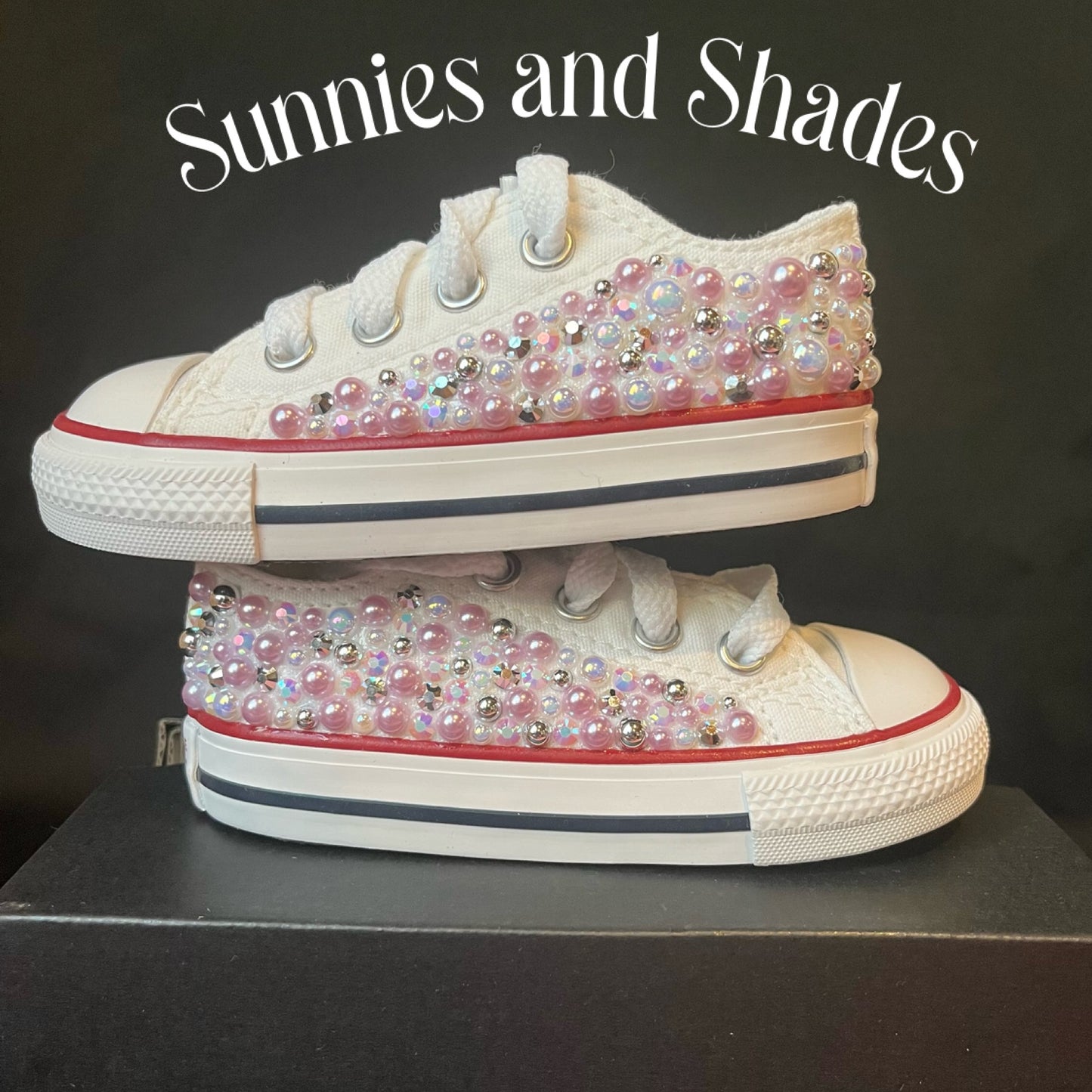 Twinkling Taylor’s LOWTOPS