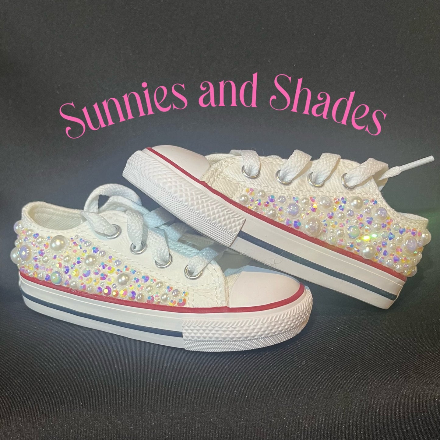 Twinkling Taylor’s LOWTOPS